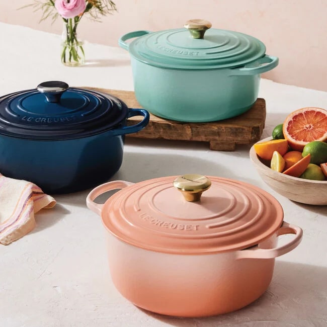 Le Creuset — Signature Round Dutch Oven — view 5